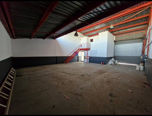 173M² WAREHOUSE TO LET IN JET PARK